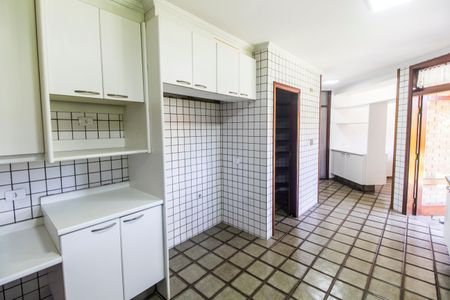 Casa de condomínio à venda com 420m², 3 quartos e 6 vagasÁrea de Serviço