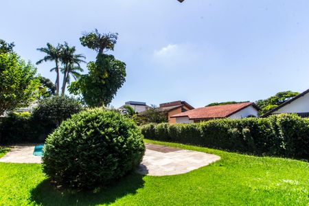 Casa de condomínio à venda com 420m², 3 quartos e 6 vagasQuintal