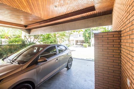 Casa de condomínio à venda com 420m², 3 quartos e 6 vagasGaragem
