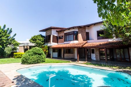 Casa de condomínio à venda com 420m², 3 quartos e 6 vagasPiscina