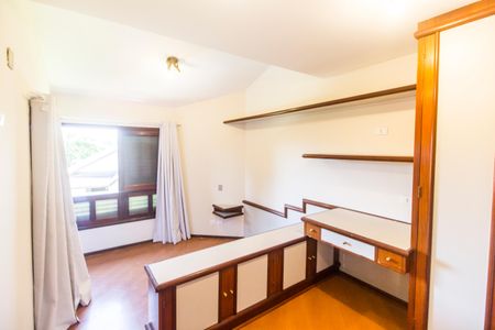 Casa de condomínio à venda com 420m², 3 quartos e 6 vagasSuíte 2