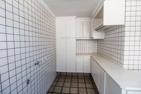 Casa de condomínio à venda com 420m², 3 quartos e 6 vagasÁrea de Serviço