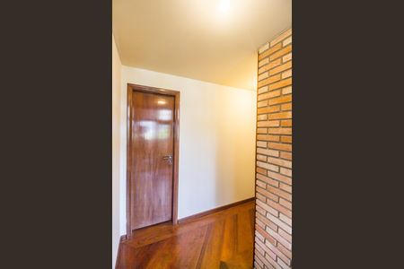 Casa de condomínio à venda com 420m², 3 quartos e 6 vagasCorredor