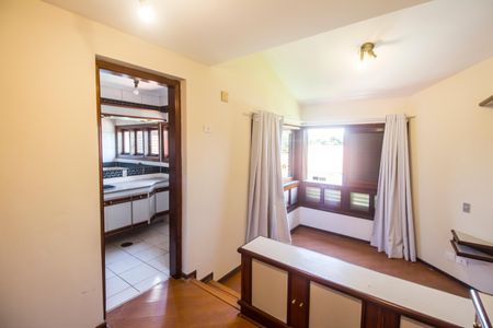 Casa de condomínio à venda com 420m², 3 quartos e 6 vagasSuíte 2