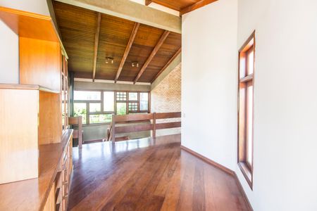 Casa de condomínio à venda com 420m², 3 quartos e 6 vagasSala 