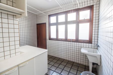 Casa de condomínio à venda com 420m², 3 quartos e 6 vagasÁrea de Serviço