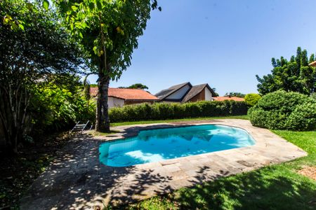 Casa de condomínio à venda com 420m², 3 quartos e 6 vagasPiscina