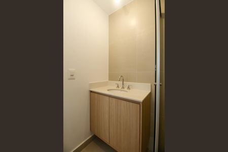 Banheiro de kitnet/studio à venda com 1 quarto, 24m² em Pinheiros, São Paulo