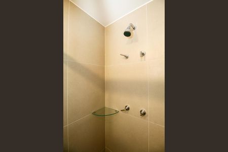 Banheiro de kitnet/studio à venda com 1 quarto, 24m² em Pinheiros, São Paulo