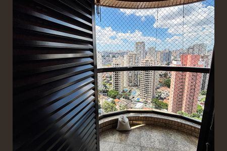 Apartamento para alugar com 225m², 3 quartos e 2 vagasQuarto 2