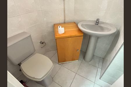 Apartamento para alugar com 225m², 3 quartos e 2 vagasBanheiro de serviço