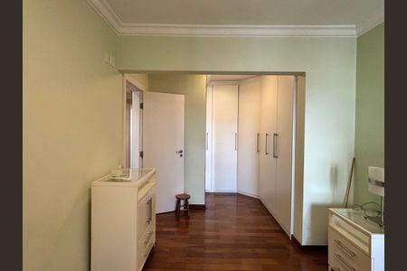 Apartamento para alugar com 225m², 3 quartos e 2 vagasSuíte
