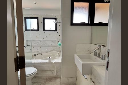 Apartamento para alugar com 225m², 3 quartos e 2 vagasBanheiro da Suíte