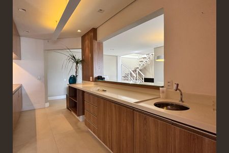 Apartamento para alugar com 225m², 3 quartos e 2 vagasCozinha