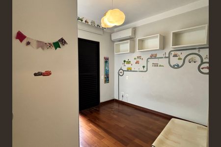 Apartamento para alugar com 225m², 3 quartos e 2 vagasQuarto 2