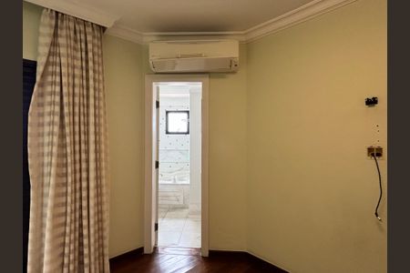 Apartamento para alugar com 225m², 3 quartos e 2 vagasSuíte