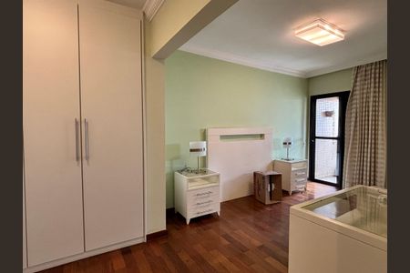 Apartamento para alugar com 225m², 3 quartos e 2 vagasSuíte