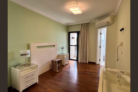 Apartamento para alugar com 225m², 3 quartos e 2 vagasSuíte