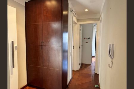 Apartamento para alugar com 225m², 3 quartos e 2 vagasCorredor