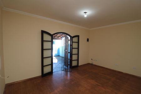 Casa para alugar com 125m², 3 quartos e 2 vagasSuíte