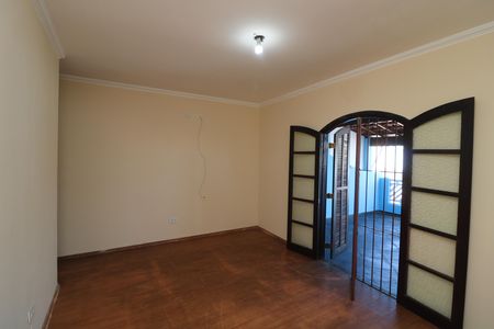 Casa para alugar com 125m², 3 quartos e 2 vagasSuíte