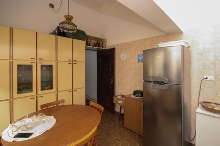 Casa à venda com 125m², 4 quartos e 2 vagasCozinha 