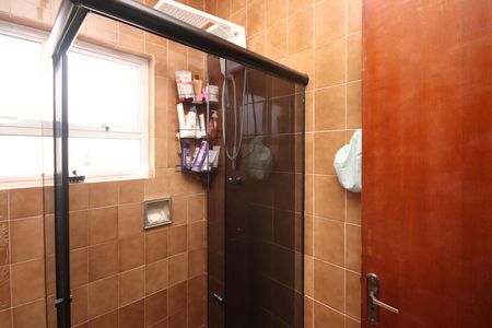 Casa à venda com 125m², 4 quartos e 2 vagasBanheiro 1