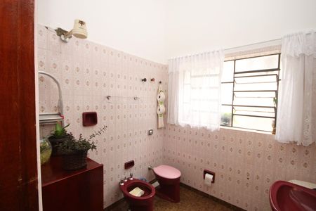 Casa à venda com 125m², 4 quartos e 2 vagasBanheiro 3 