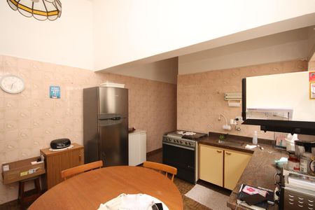 Casa à venda com 125m², 4 quartos e 2 vagasCozinha 