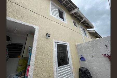 Casa de condomínio para alugar com 85m², 2 quartos e 2 vagasFachada