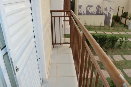 Casa de condomínio para alugar com 85m², 2 quartos e 2 vagasQuarto 2 - Varanda