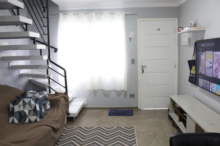 Casa de condomínio para alugar com 85m², 2 quartos e 2 vagasSala