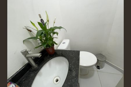 Casa de condomínio para alugar com 85m², 2 quartos e 2 vagasLavabo