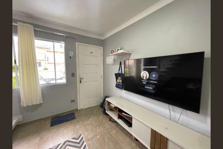 Sala de casa de condomínio para alugar com 2 quartos, 85m² em Chácara Ondas Verdes, Cotia