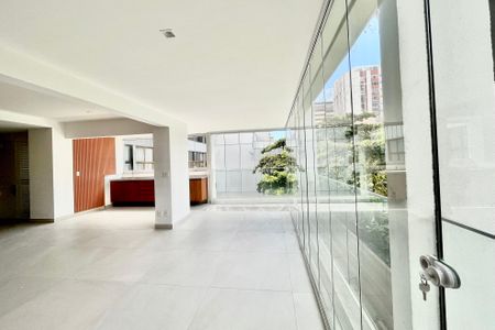 Sala  de apartamento para alugar com 3 quartos, 140m² em Ipanema, Rio de Janeiro