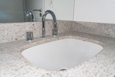 Banheiro de kitnet/studio para alugar com 1 quarto, 34m² em Vila da Saúde, São Paulo