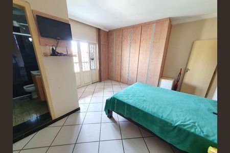 Casa à venda com 197m², 4 quartos e 2 vagasQuarto