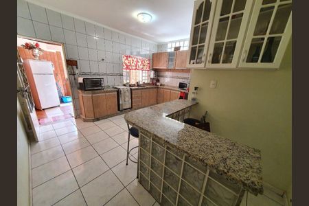Casa à venda com 197m², 4 quartos e 2 vagasCozinha