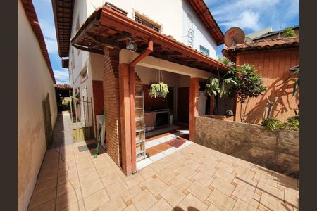 Casa à venda com 197m², 4 quartos e 2 vagasÁrea externa