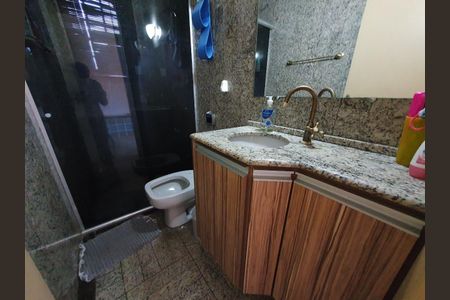 Banheiro de casa à venda com 4 quartos, 197m² em Parque Xangri-lá, Contagem