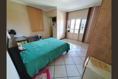 Casa à venda com 197m², 4 quartos e 2 vagasQuarto