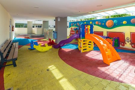 Apartamento à venda com 65m², 2 quartos e 1 vaga Apartamento à venda com 65m², 2 quartos e 1 vagaÁrea comum - Playground