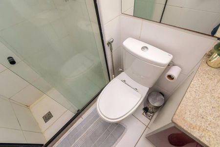 Apartamento à venda com 65m², 2 quartos e 1 vaga Apartamento à venda com 65m², 2 quartos e 1 vagaBanheiro da Suíte