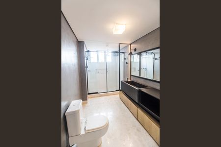 Apartamento para alugar com 202m², 3 quartos e 3 vagas Apartamento para alugar com 202m², 3 quartos e 3 vagasBanheiro da Suíte