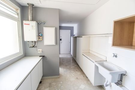 Apartamento para alugar com 202m², 3 quartos e 3 vagas Apartamento para alugar com 202m², 3 quartos e 3 vagasÁrea de Serviço