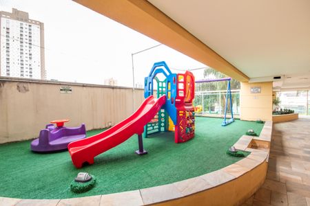 Apartamento à venda com 52m², 2 quartos e 1 vaga Apartamento à venda com 52m², 2 quartos e 1 vagaÁrea comum - Playground