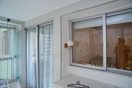 Apartamento à venda com 89m², 2 quartos e 1 vaga Apartamento à venda com 89m², 2 quartos e 1 vagaVaranda