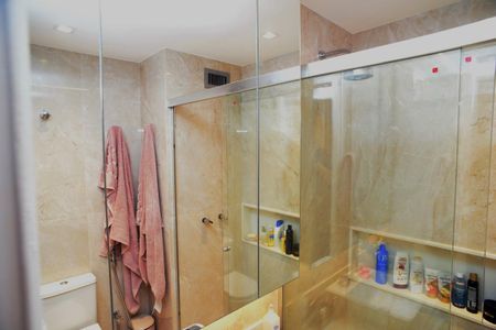 Apartamento à venda com 89m², 2 quartos e 1 vaga Apartamento à venda com 89m², 2 quartos e 1 vagaBanheiro Suíte