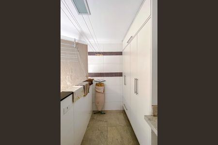 Casa à venda com 180m², 3 quartos e 2 vagas Casa à venda com 180m², 3 quartos e 2 vagasÁrea de Serviço