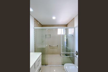 Casa à venda com 180m², 3 quartos e 2 vagas Casa à venda com 180m², 3 quartos e 2 vagasBanheiro da Suíte